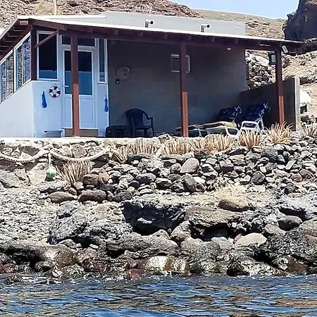 Casa Marinera En La Orilla Del Mar