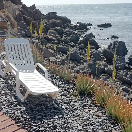 Casa Marinera En La Orilla Del Mar La Lajita